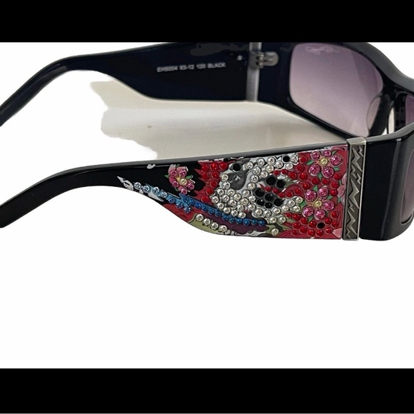Ed Hardy Black and Red Sunglasses with Floral Case - Picture 5 of 16